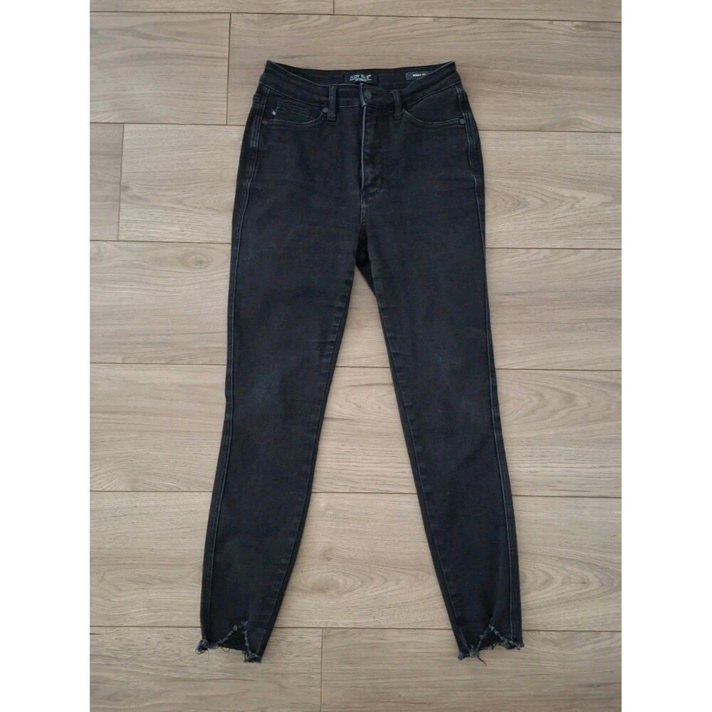 Judy Blue High Waisted Black Skinny Jean Size 5/27  Tummy Control Shark Bite Hem